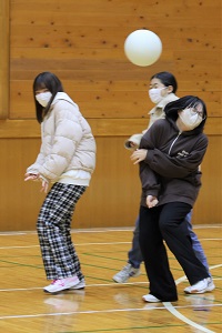 570