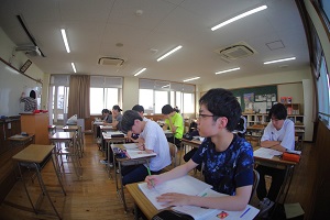 020